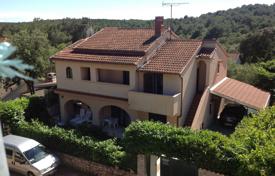 8 dormitorio casa de pueblo 173 m² en Mali Losinj, Croacia. 713 000 €