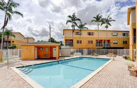 Condominio – West End, Miami, Florida,  Estados Unidos. $328 000