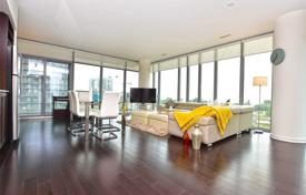 3 dormitorio piso en The Queensway, Canadá. C$947 000