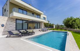 5 dormitorio casa de pueblo 208 m² en Svetvinčenat, Croacia. 950 000 €
