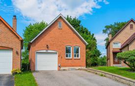 6 dormitorio casa de pueblo en Scarborough, Canadá. C$1 054 000