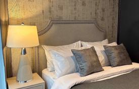 2-dormitorio apartamentos en condominio en Khlong Toei, Tailandia. $6 000  por semana