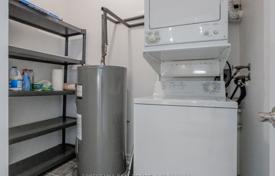 4 dormitorio piso en East York, Canadá. C$823 000