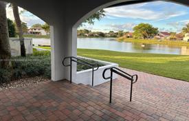 Condominio – Hialeah, Florida, Estados Unidos. $360 000