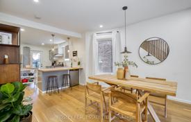 10 dormitorio adosado en Old Toronto, Canadá. C$1 914 000