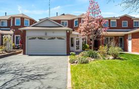 Casa de pueblo – Scarborough, Toronto, Ontario,  Canadá. C$1 229 000