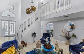 Casa de pueblo – Hialeah, Florida, Estados Unidos. $800 000