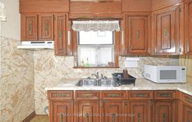 5 dormitorio casa de pueblo en Etobicoke, Canadá. C$2 013 000