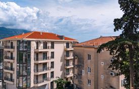3 dormitorio piso 135 m² en Bečići, Montenegro. 418 000 €