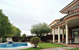 Villa – Calafell, Cataluña, España. 3 500 €  por semana