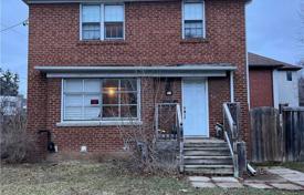 3 dormitorio casa de pueblo en North York, Canadá. C$2 249 000