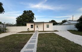 2 dormitorio casa de pueblo 74 m² en Miami, Estados Unidos. $400 000
