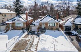 3 dormitorio casa de pueblo en North York, Canadá. C$2 274 000