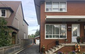 3 dormitorio adosado en Etobicoke, Canadá. C$1 068 000