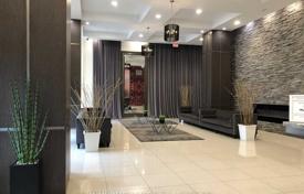 4 dormitorio piso en North York, Canadá. C$791 000