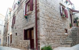 Adosado – Stari Grad, Split-Dalmatia County, Croacia. 499 000 €