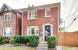 Casa de pueblo – East York, Toronto, Ontario,  Canadá. C$1 507 000