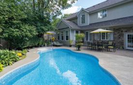 Casa de pueblo – Etobicoke, Toronto, Ontario,  Canadá. C$2 213 000