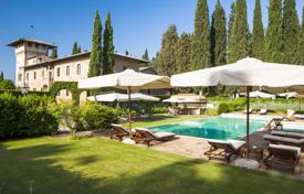 35 dormitorio villa 2200 m² en San Gimignano, Italia. Price on request