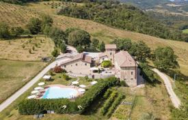 12 dormitorio villa 918 m² en Umbertide, Italia. 1 680 000 €