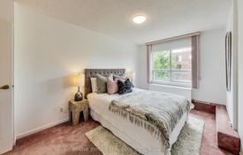 4 dormitorio piso en East York, Canadá. C$829 000