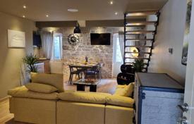 2 dormitorio piso 46 m² en Rovinj, Croacia. 320 000 €