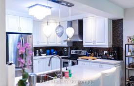 9 dormitorio casa de pueblo en North York, Canadá. C$2 593 000