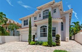 Villa – Fort Lauderdale, Florida, Estados Unidos. $2 250 000