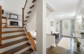 11 dormitorio casa de pueblo en Scarborough, Canadá. C$1 881 000