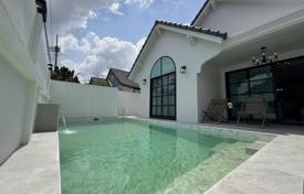 4 dormitorio villa 220 m² en Pattaya, Tailandia. $193 000