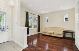 11 dormitorio casa de pueblo en East York, Canadá. C$1 816 000