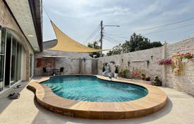 4 dormitorio villa 200 m² en Pattaya, Tailandia. $325 000