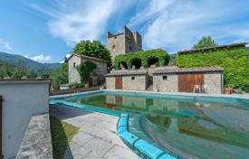 15 dormitorio finca rústica 636 m² en Cortona, Italia. 1 670 000 €