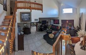 Casa de pueblo – West End, Miami, Florida,  Estados Unidos. $725 000