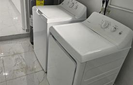 3 dormitorio casa de pueblo 141 m² en Miami, Estados Unidos. $535 000