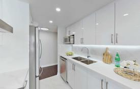 3 dormitorio piso en Yonge Street, Canadá. C$846 000