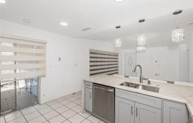 4 dormitorio casa de pueblo 129 m² en Miramar (USA), Estados Unidos. $435 000