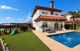4 dormitorio villa 570 m² en Paralimni, Chipre. 650 000 €