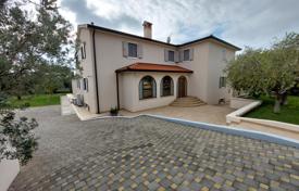 5 dormitorio casa de pueblo 489 m² en Vodnjan, Croacia. 1 300 000 €