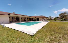 Villa – Miami, Florida, Estados Unidos. 1 945 000 €