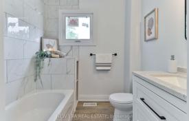 7 dormitorio adosado en Old Toronto, Canadá. C$1 228 000