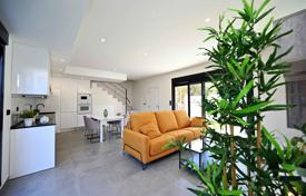 2 dormitorio adosado 101 m² en Villamartin, España. 342 000 €