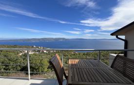 3 dormitorio piso 93 m² en Rabac, Croacia. 270 000 €
