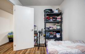 5 dormitorio piso en Scarborough, Canadá. C$797 000