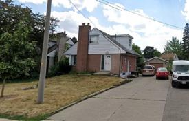 3 dormitorio casa de pueblo en Etobicoke, Canadá. C$1 068 000