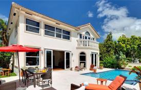 Villa – Fort Lauderdale, Florida, Estados Unidos. 1 796 000 €
