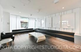 5 dormitorio piso en North York, Canadá. C$823 000