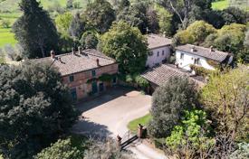 34 dormitorio finca rústica 890 m² en Foiano della Chiana, Italia. 1 640 000 €