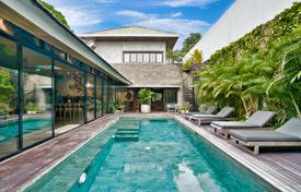 5 dormitorio villa 380 m² en Batu Bolong Beach, Indonesia. $1 422 000
