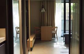 1-dormitorio apartamentos en condominio en Khlong Toei, Tailandia. $177 000